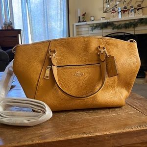 New coach leather satchel💫
